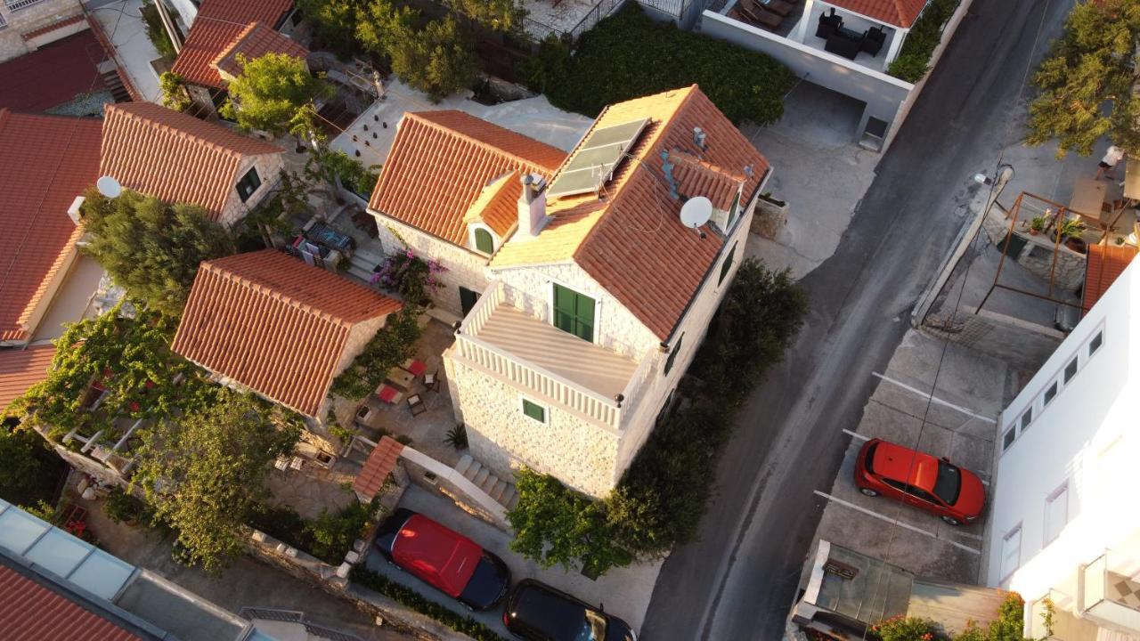 אומיס Apartments Larsen מראה חיצוני תמונה