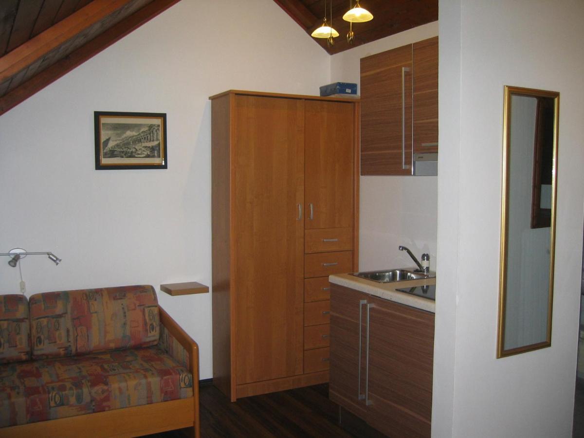 אומיס Apartments Larsen מראה חיצוני תמונה