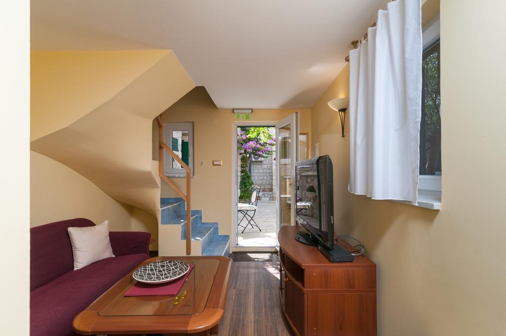 אומיס Apartments Larsen מראה חיצוני תמונה