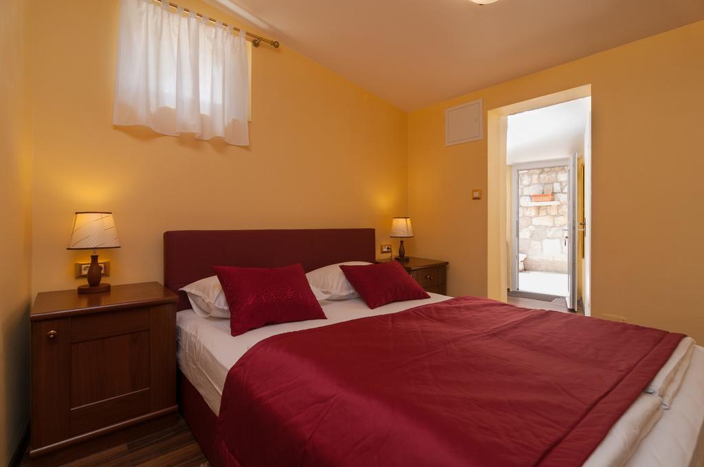 אומיס Apartments Larsen מראה חיצוני תמונה