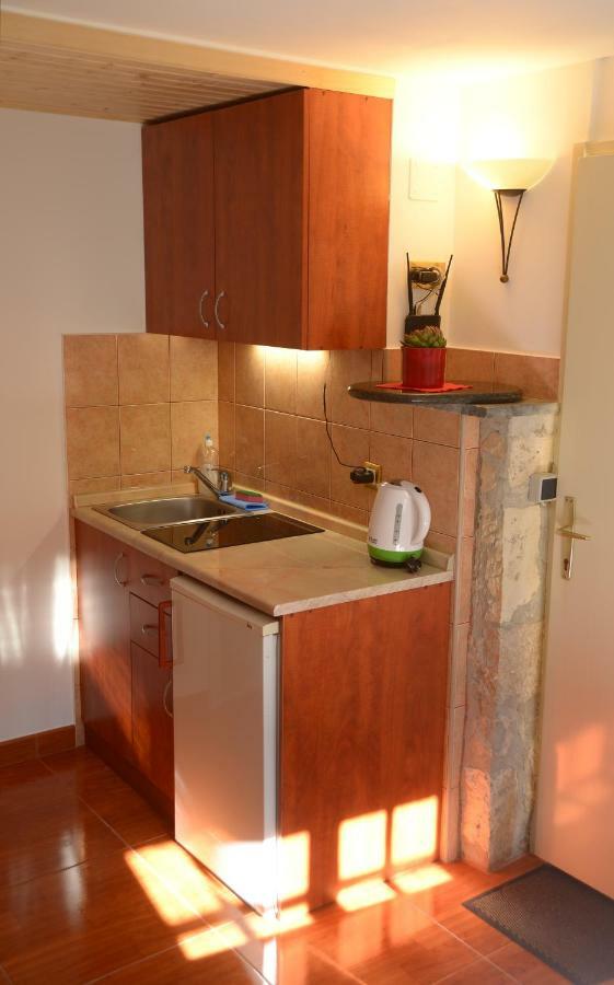 אומיס Apartments Larsen מראה חיצוני תמונה